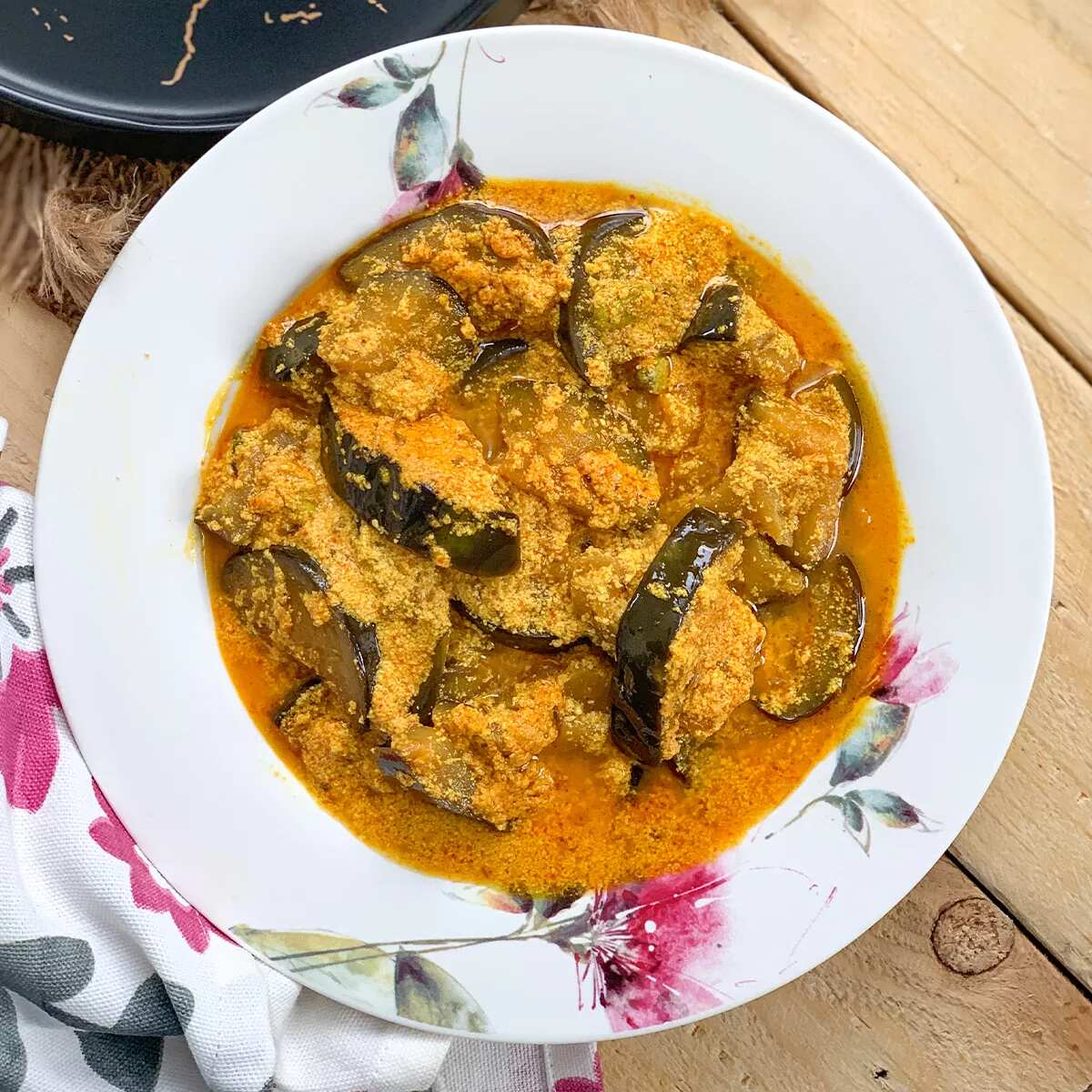 How to make Kashmiri Dahi Baingan Recipe