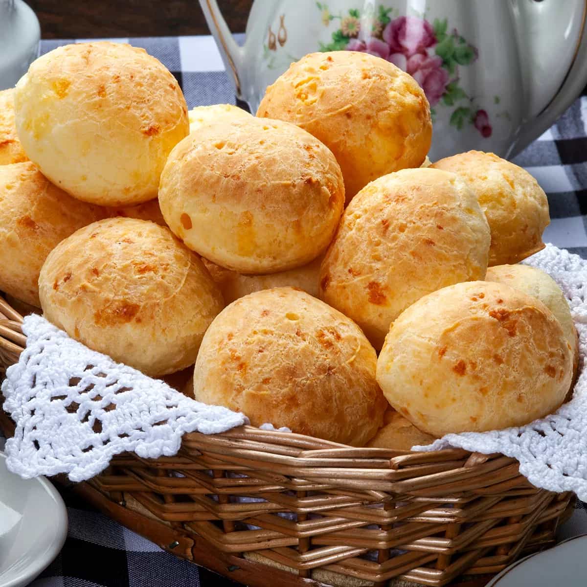 How to make Pão De Queijo Recipe