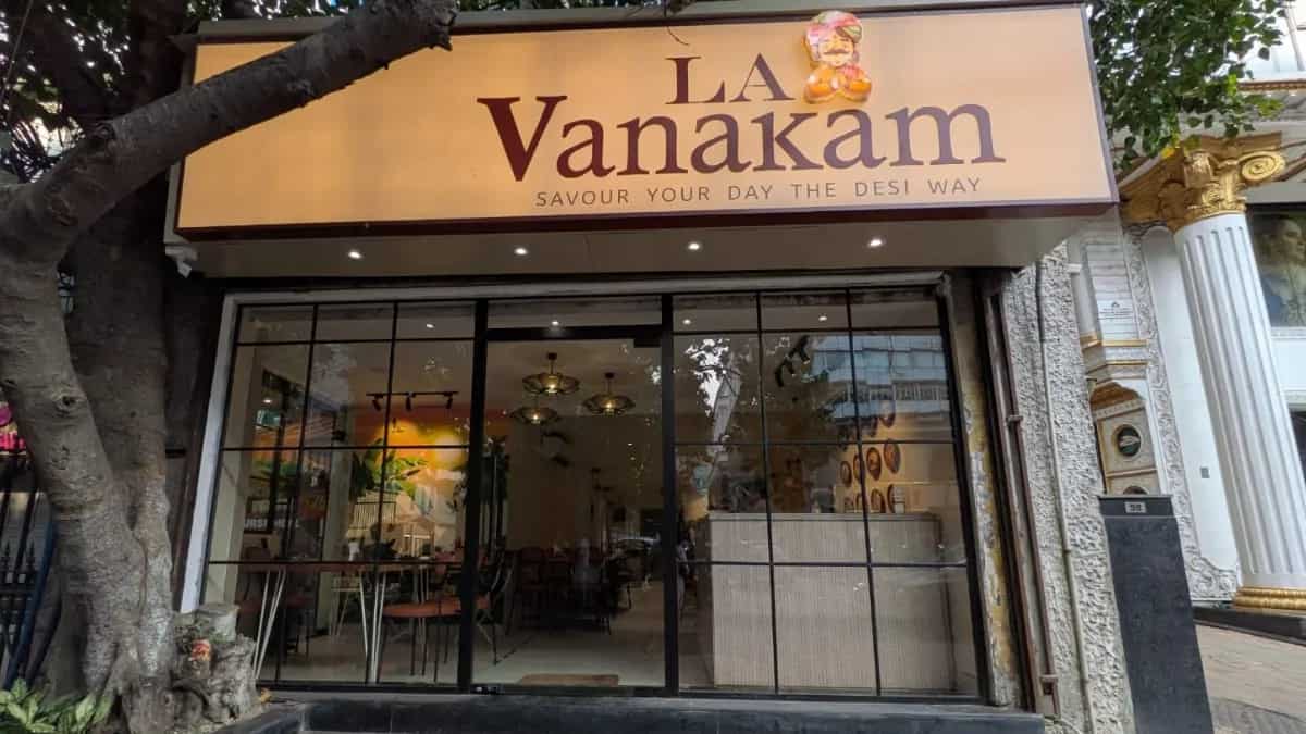 La Vanakam: Kolkata's New Pure Veg Dining Spot With South And North Indian  Delights