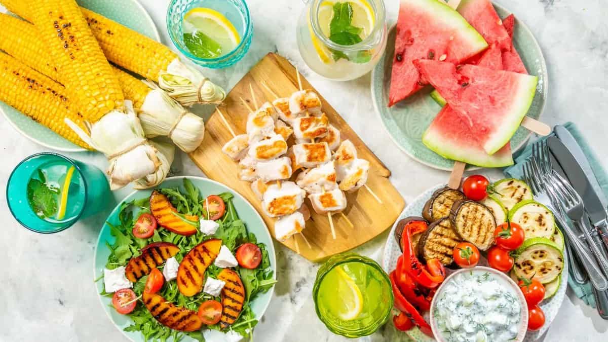 What to Eat And Avoid This Hot Summer Season