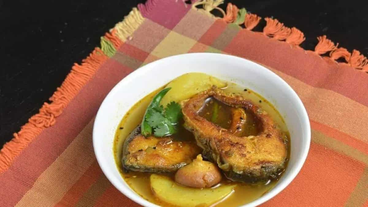 Machher Jhol To Chitol Muitha Best Bengali Fish Recipes To Try