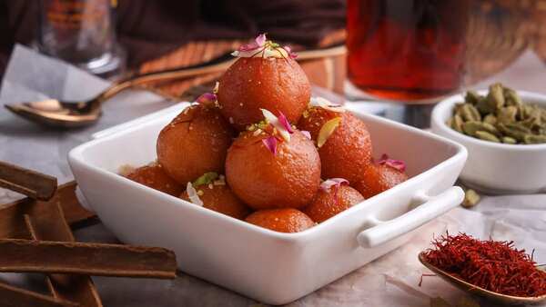 Kitchen Experiment: Make Gulab Jamun From Leftover Bread