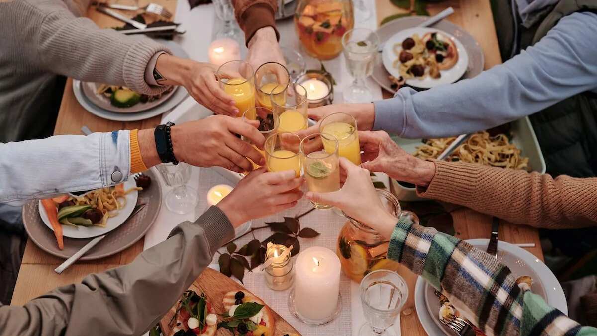 Try These Delhi Hangout Places With Your Foodie Buddies