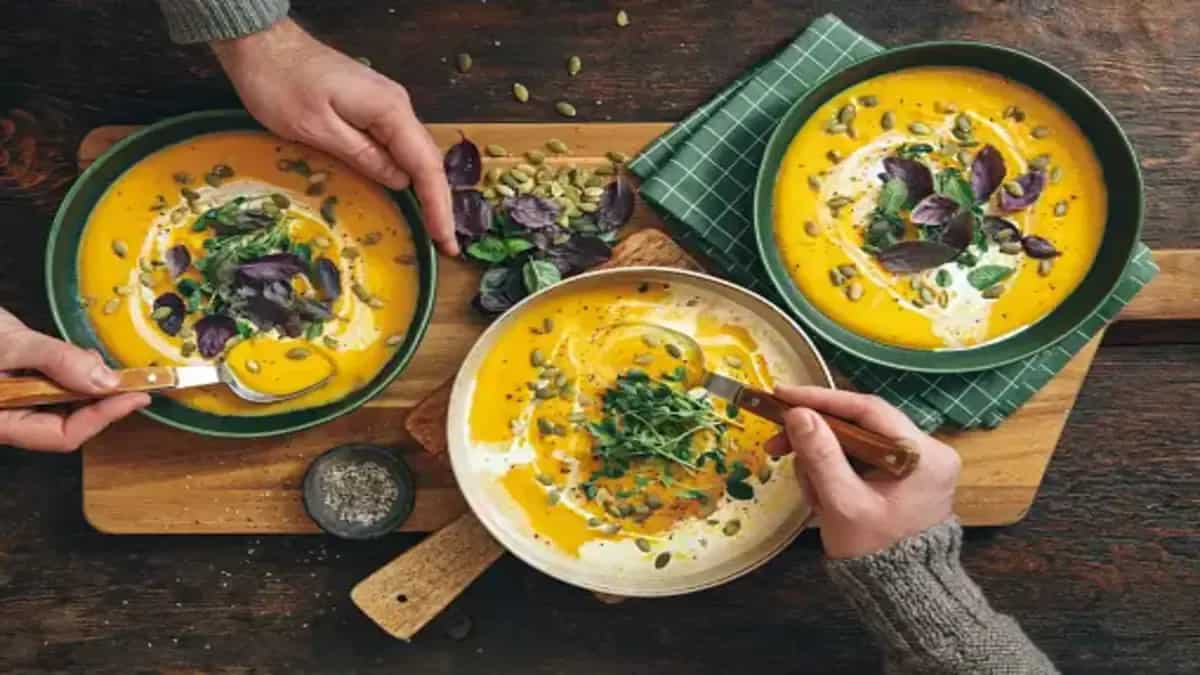 Stubborn Belly Fat? Low Calorie Pumpkin Soup To Rescue 