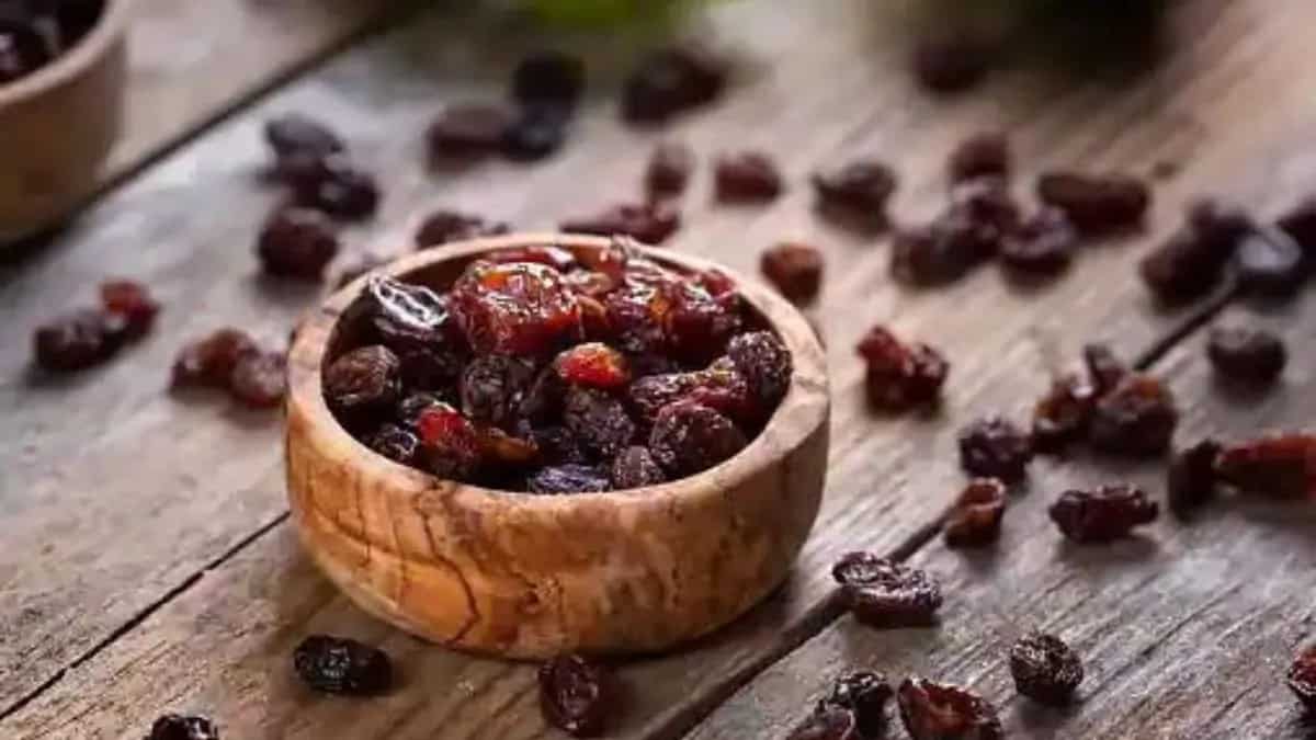 Soaked Raisins 8 Ways The Superfood Promotes Wellness