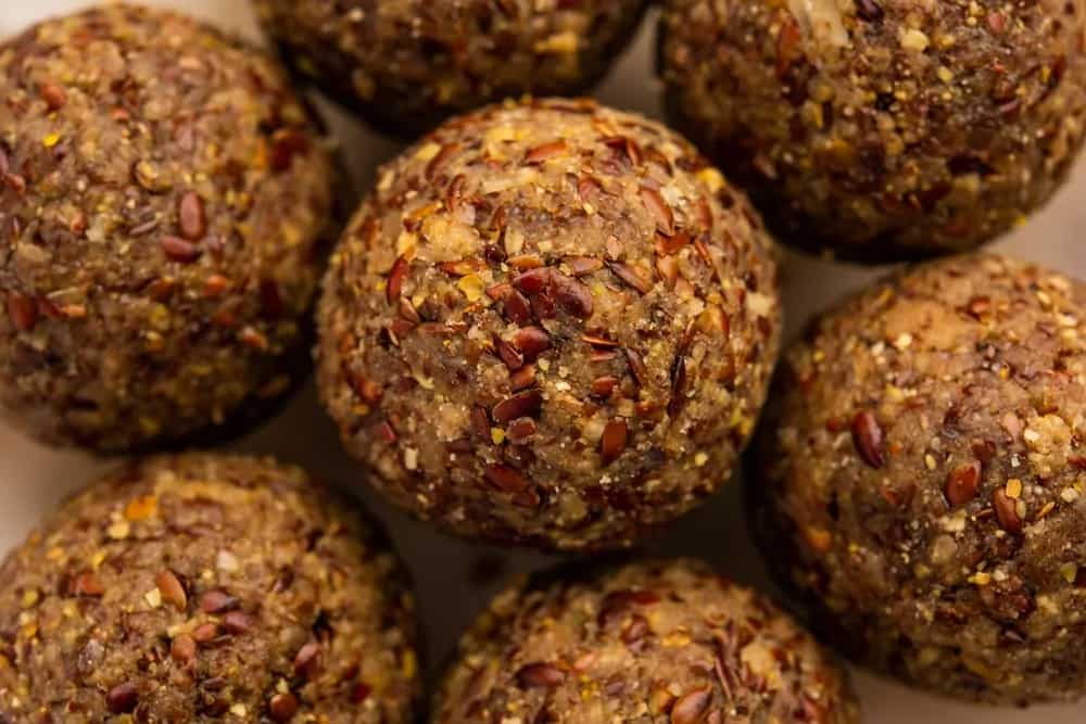 6 Homemade Oil- Free Ladoos to Celebrate Festivity Healthy Way 