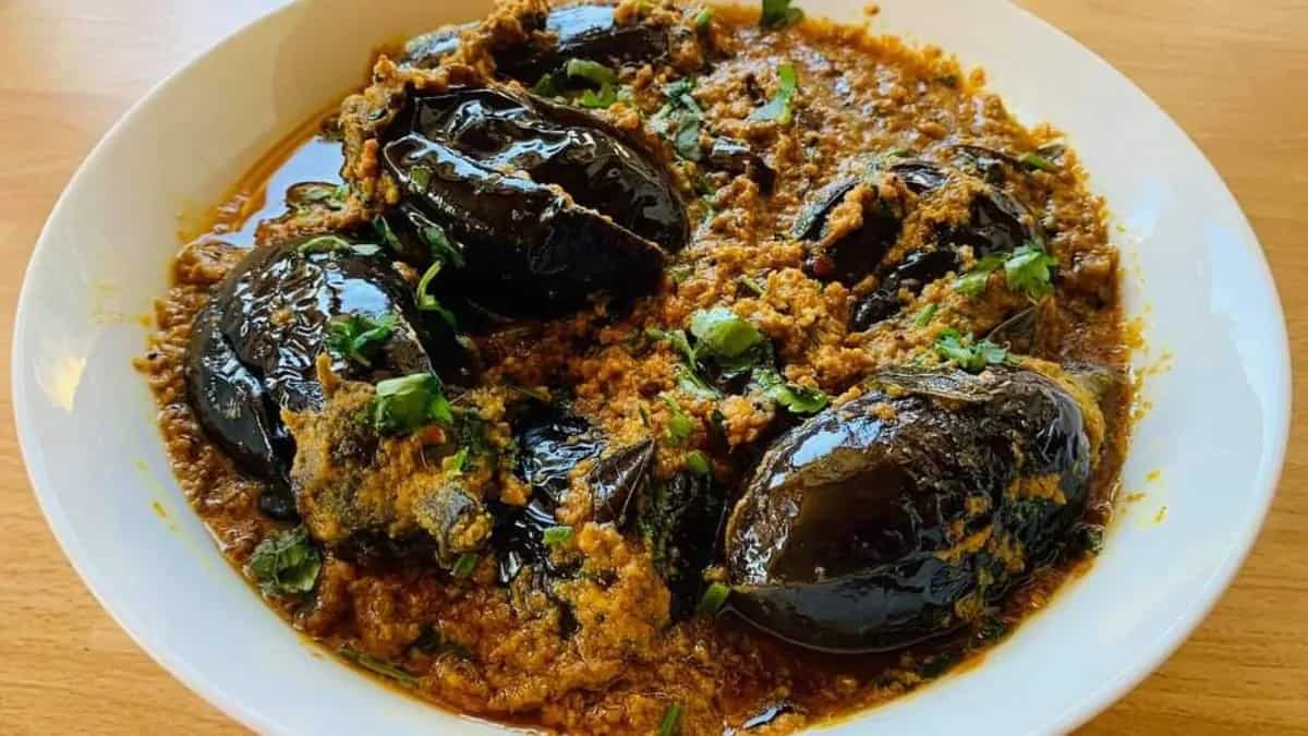 Karela Aur Baingan Ki Sabzi Recipe - Bitter Gourd Brinjal Sabzi