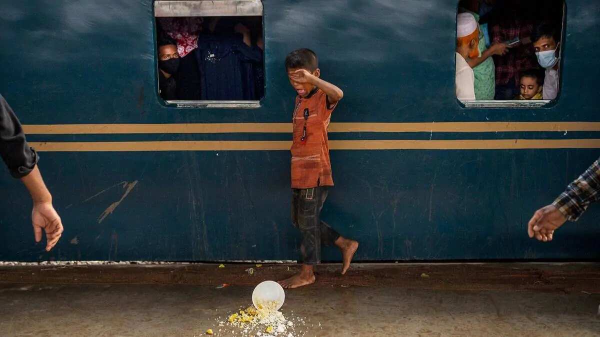 Food For Thought 7 Photos That Spotlight Sustenance, & Its Lack