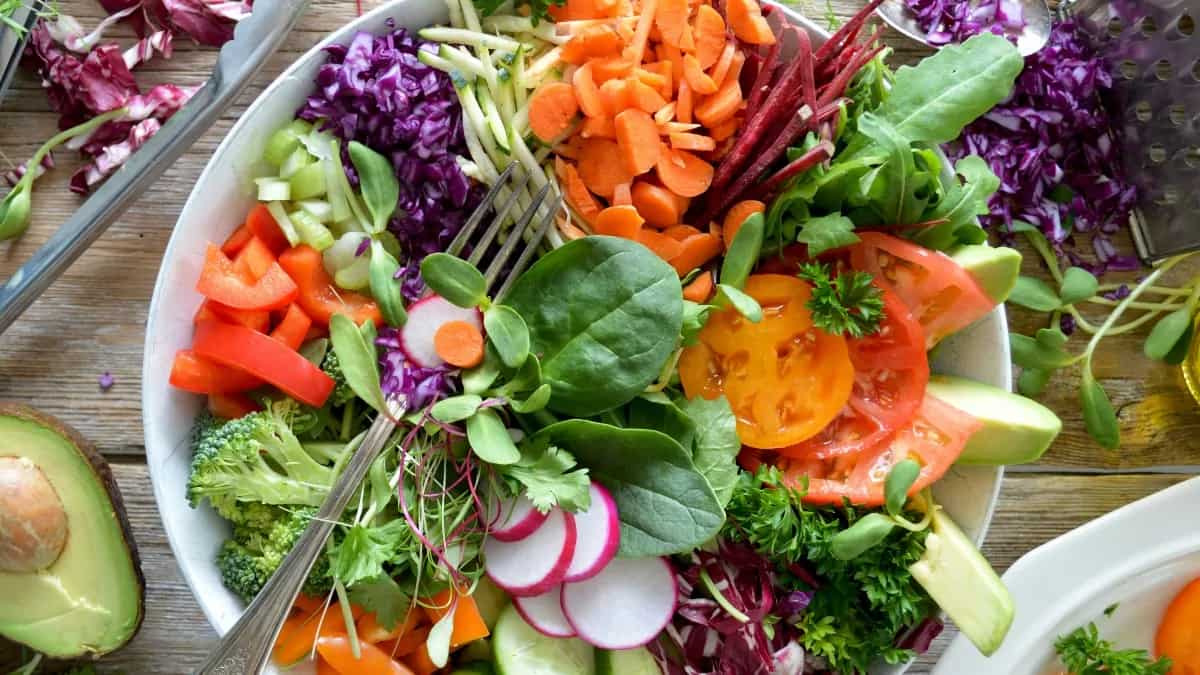 5 Reasons To Avoid Over-Eating Healthy Greens And Vegetables