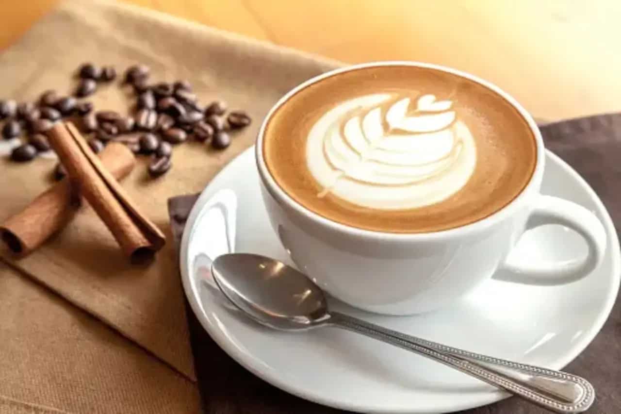 Cappuccino Vs. Latte: 5 Distinctions Between These Coffee Sips