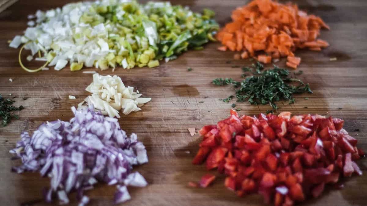 7 Essential Tips For Storing Cut Fruits And Vegetables