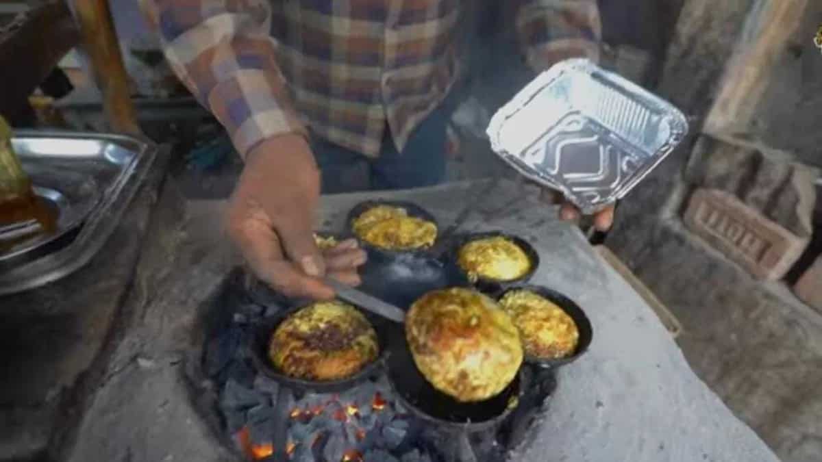 Viral: Eaten 14 Eggs Poach? Vendor Is Breaking The Internet 