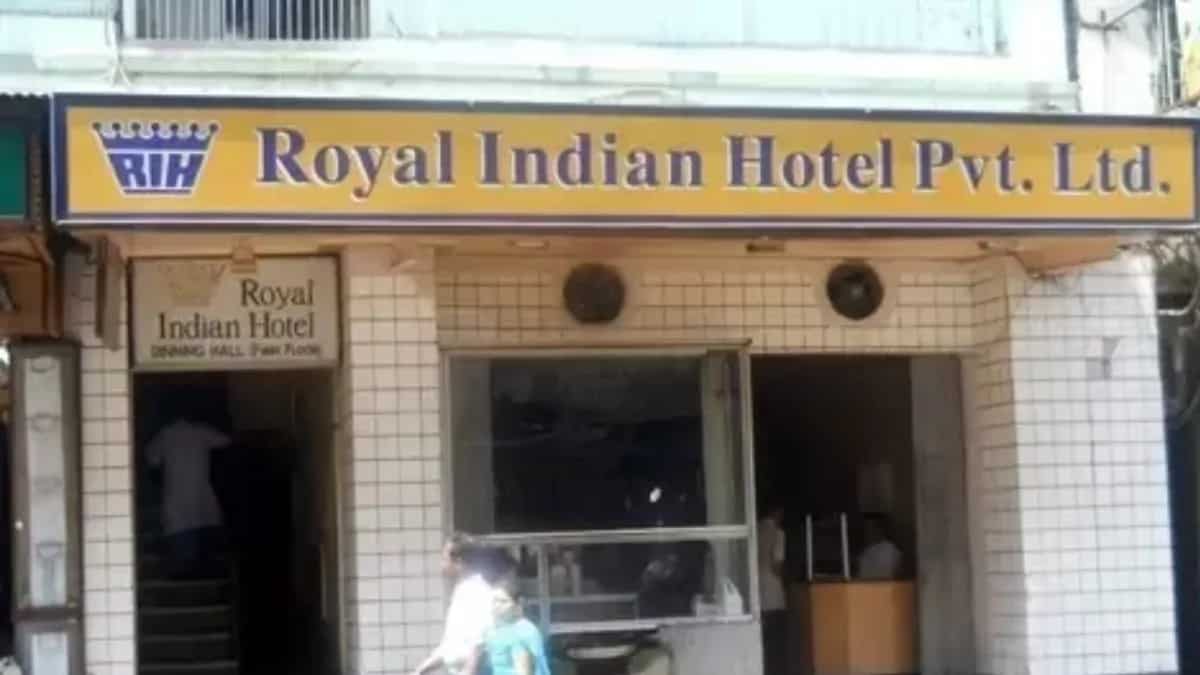 Burrabazar's Iconic Royal Indian Hotel In Kolkata