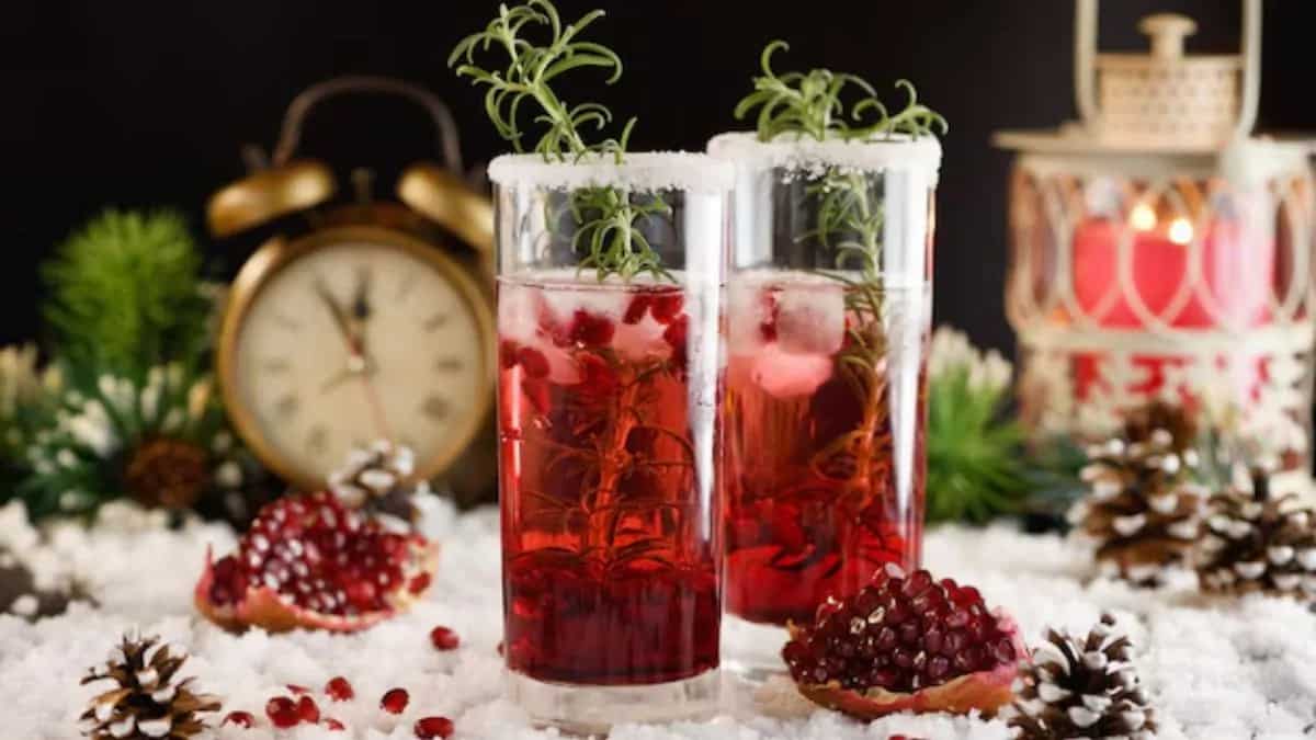 Candy Canes To Snowflakes: 5 DIY Swizzle Sticks To Enjoy