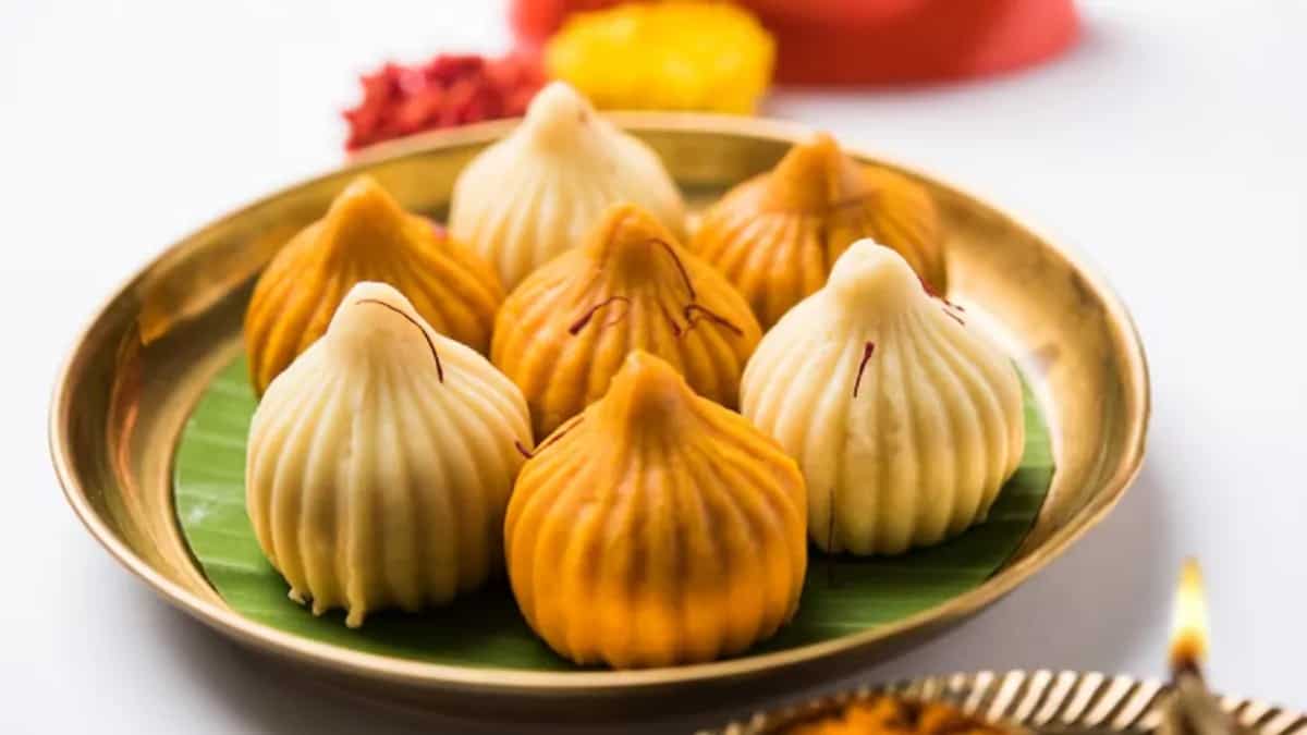 Ganesh Chaturthi 2025: Festive Hampers With Sweets And Treats