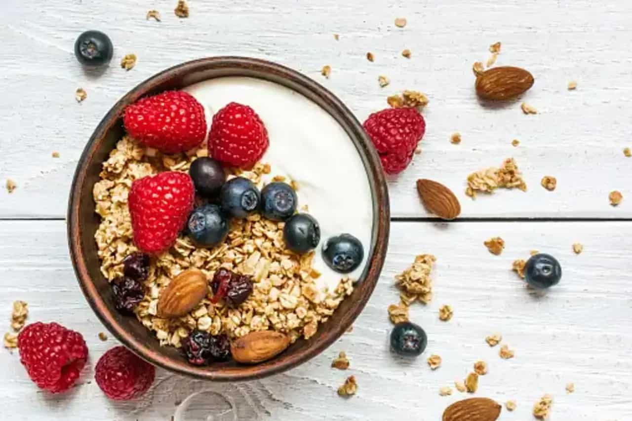 Granola Guide: 5 Essential Tips To Buy The Healthiest Option