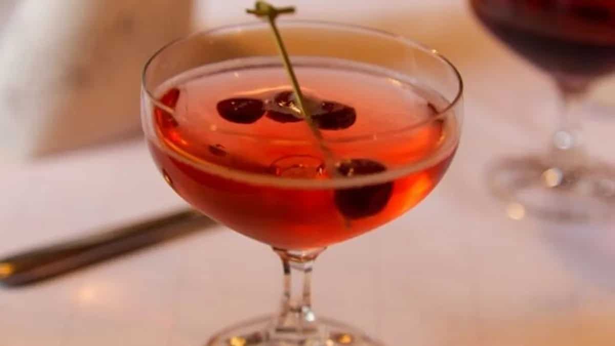 5 Best Cherry Cocktails To Enjoy Evenings