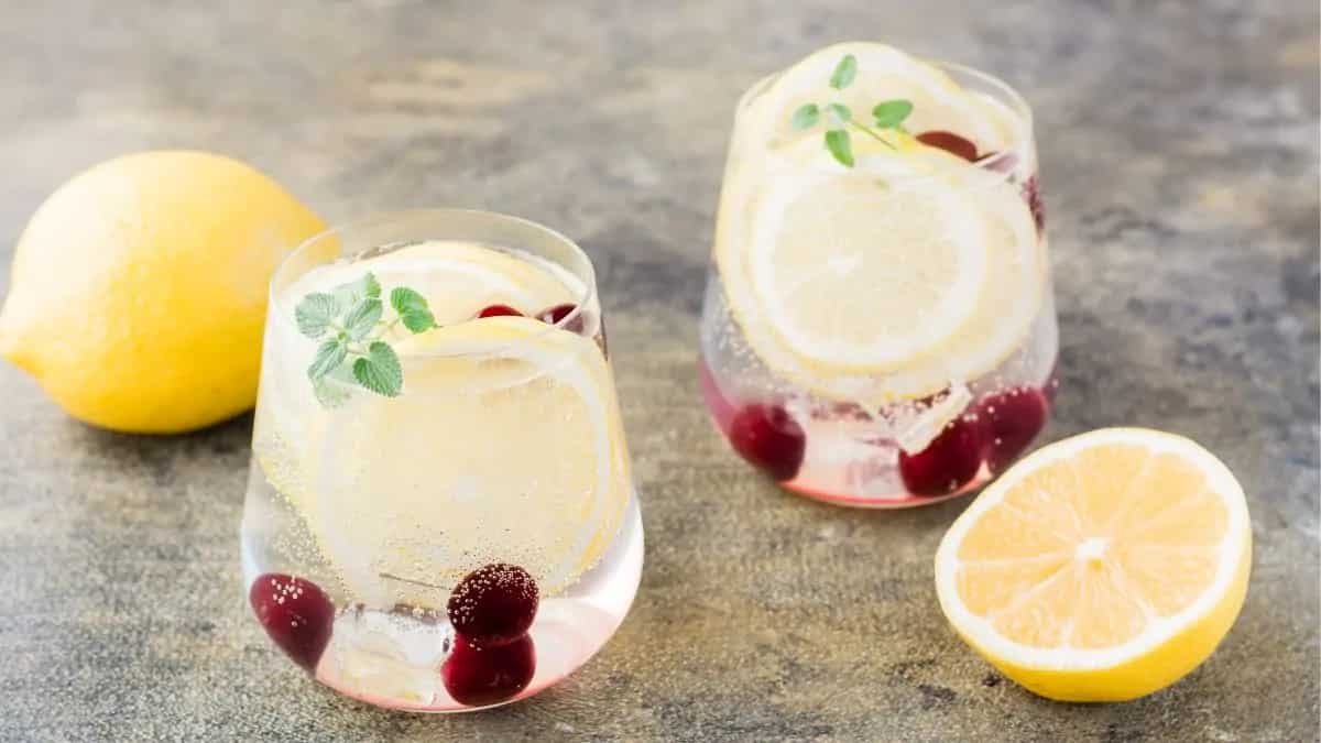 Sour Cherry Seltzer: The Perfect Cocktail To Cool Off In Summer