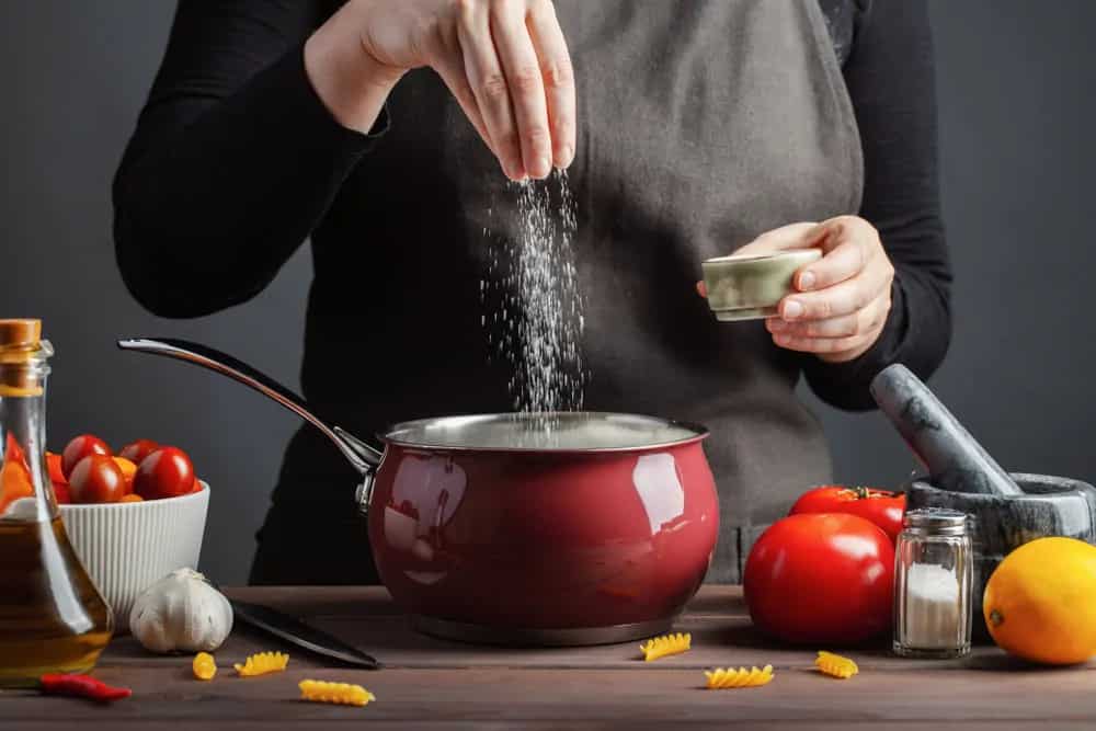 Feeling Bloated? 5 Signs To Reduce Salt In Your Diet
