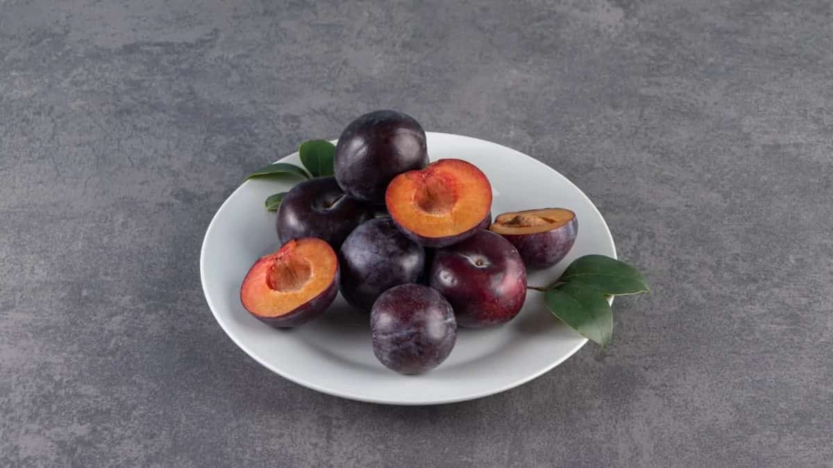 Aloo Bukhara In Season 10 Benefits Of Adding Plums To Your Diet