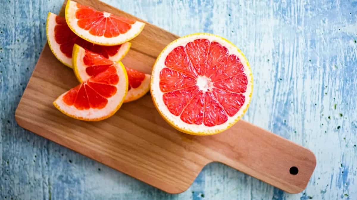 Why You Must Eat Pomelo? Know This Fruit's Health Benefits