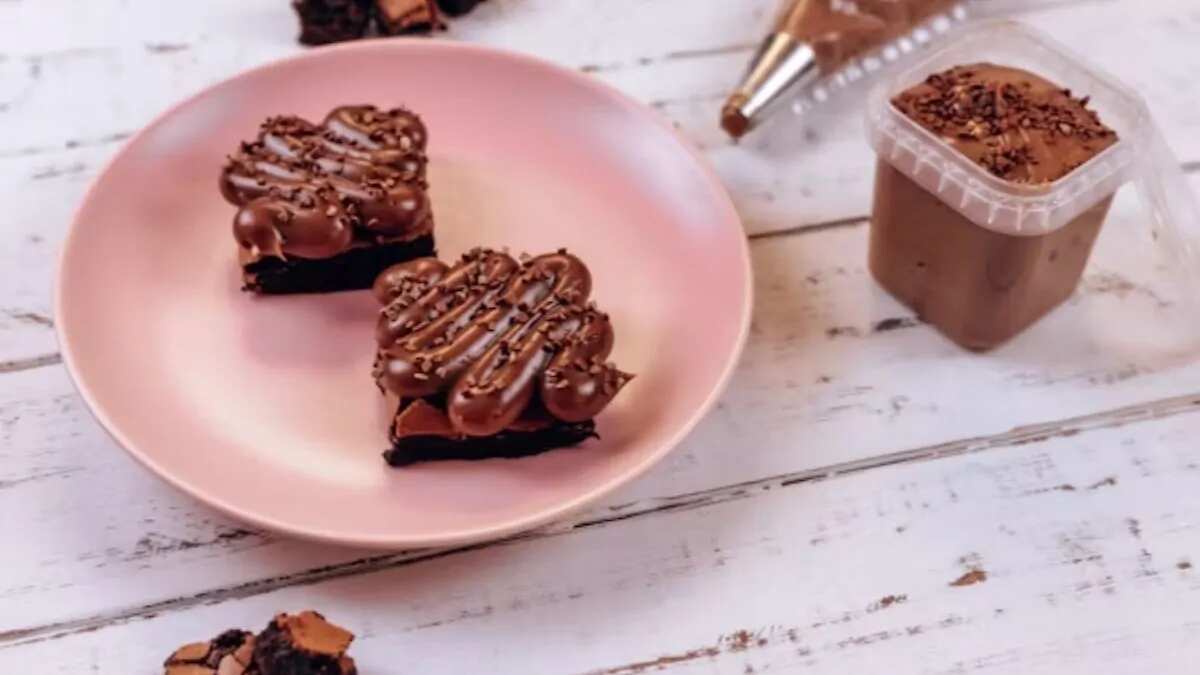 How To Level Up Your Baking Using Hand Blender