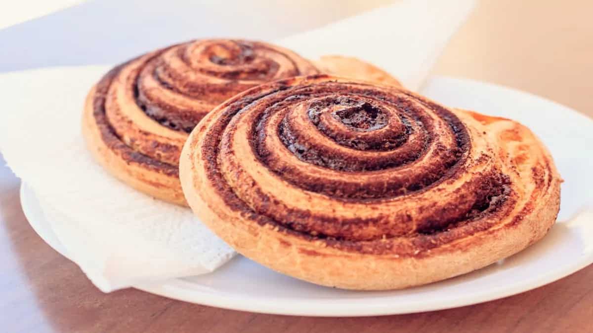 Create TikTok's Viral Cinnamon Rolls In Instant