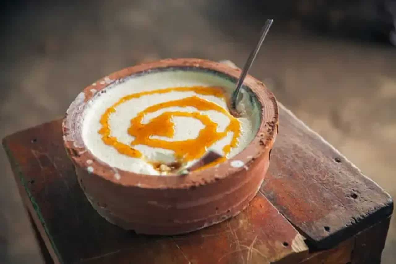 6 Magical Health Benefits Of Having Curd And Honey Together