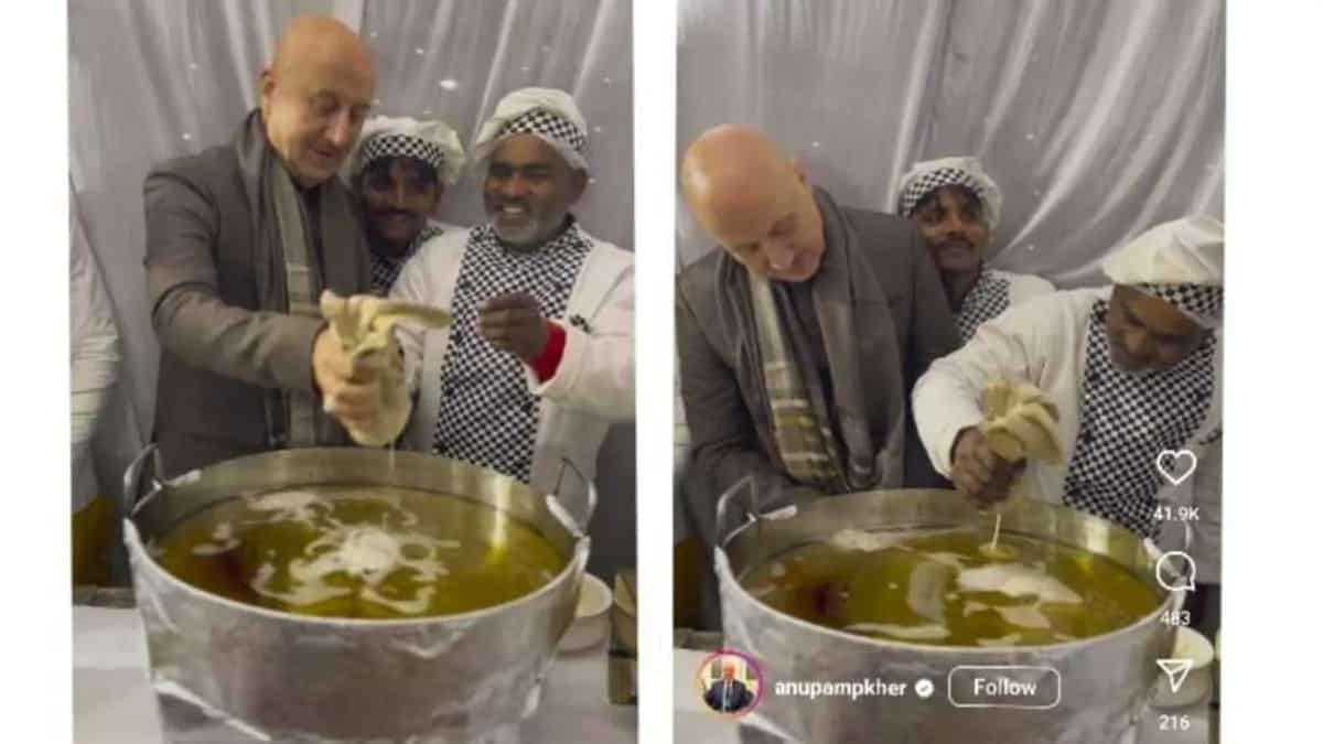 Anupam Kher Makes Jalebis In Ayodhya