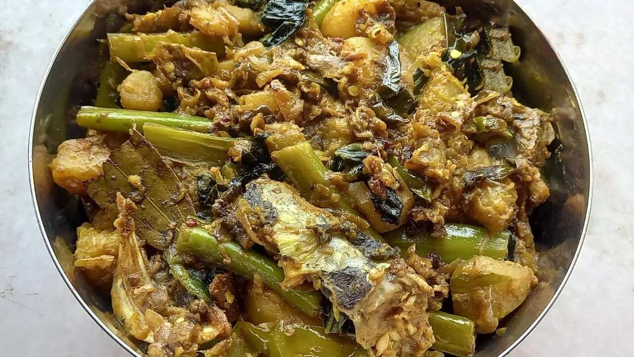 The Bengali Speciality Biyebari’r Chhyachra With Fish Head
