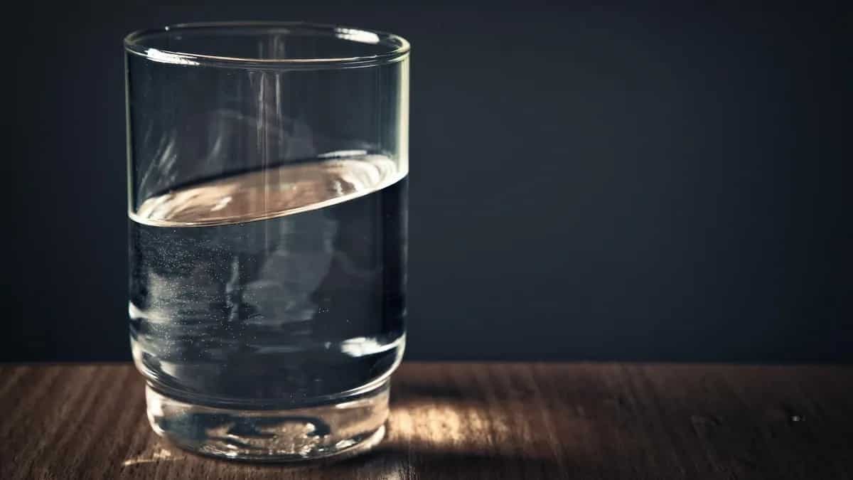 5 Benefits Of Drinking Warm Water Every Morning 