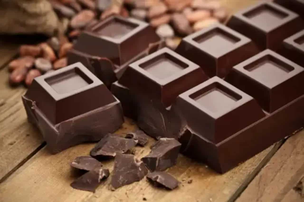 Dark Vs. White Chocolate: Key Differences Between The Varieties