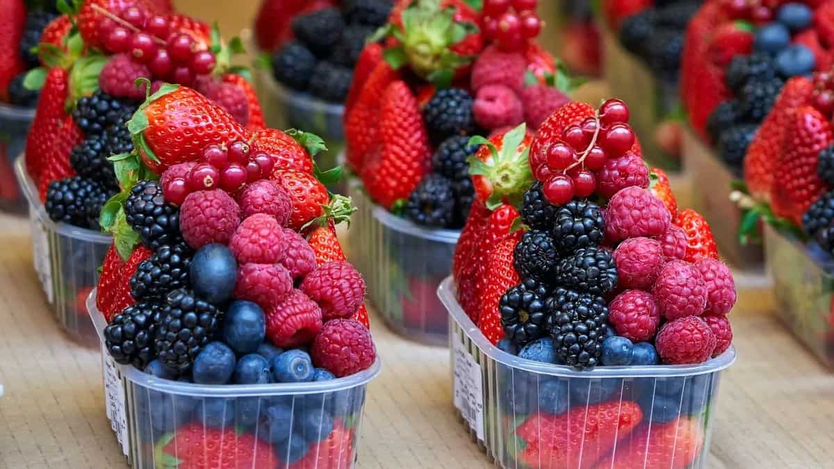 Apples To Berries: 5 Fruits That Are Good For Your Heart 