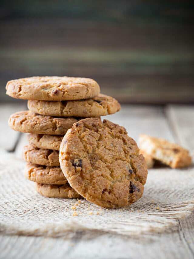 Easy Steps To Make Oatmeal Raisin Cookies At Home