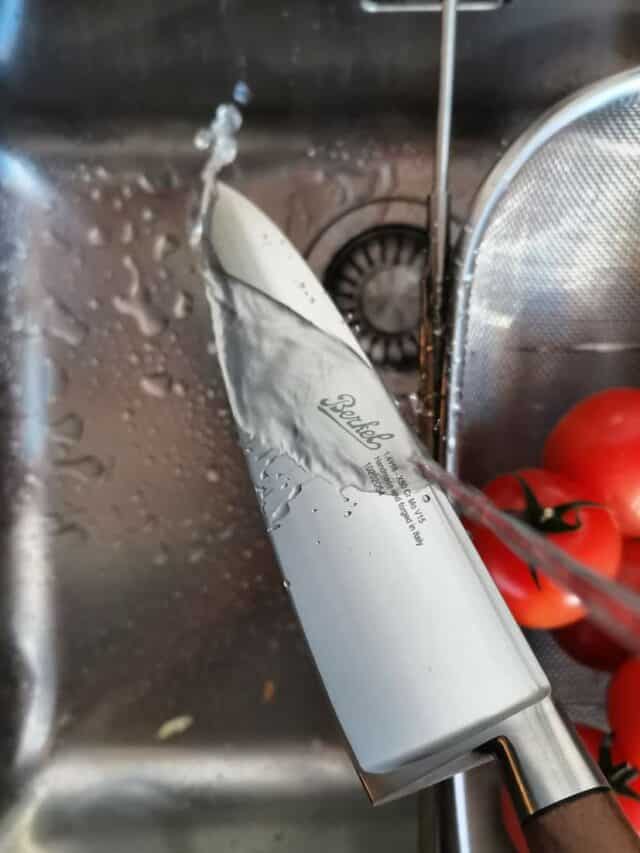 Tips To Clean Your Kitchen Knives