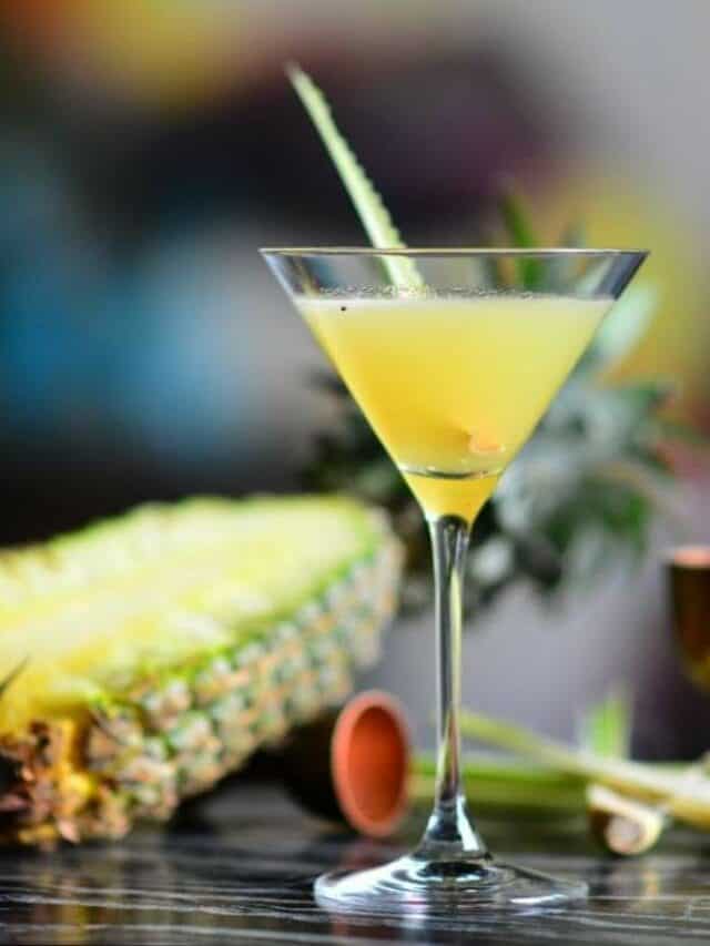 Try Smoked Pineapple Gimlet For Summer Evenings