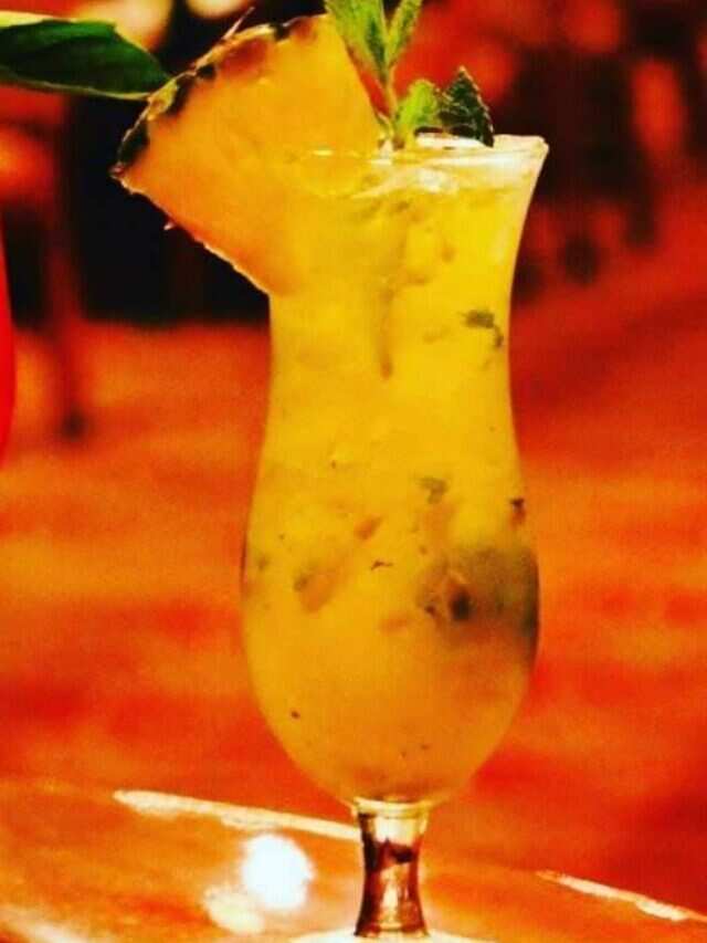 Make Pineapple Screwdriver Cocktail For Your Next House Party