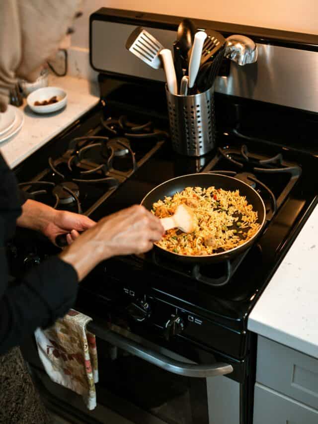 Know These Simple Tips To Reheat Your Food On Gas Stove