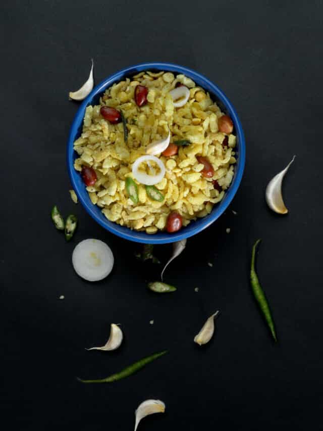 Simple Garlic Chivda Recipe To Snack On