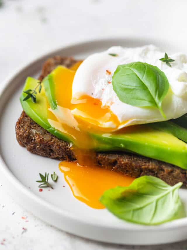 7 Simple Hacks To Make Perfectly Poached Eggs
