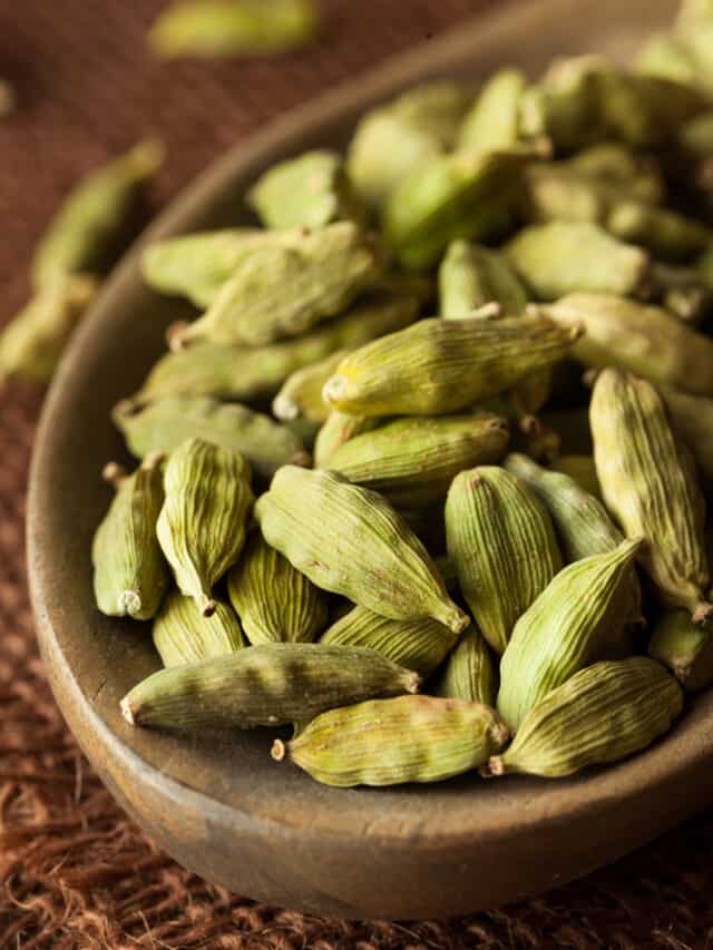 8 Hidden Health Benefits Of Cardamom To Add To Your Diet