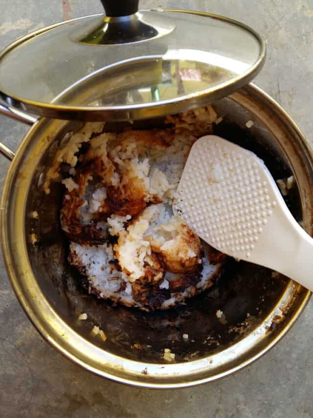 Simple Tips To Remove Burnt Smell From Cooked Rice