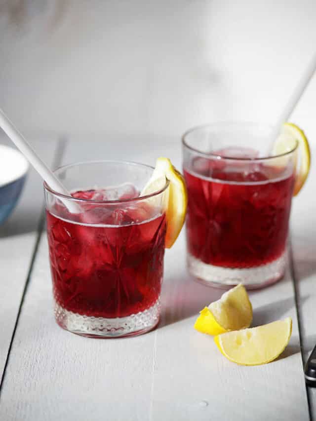 Spanish Tinto de Verano Cocktail Red Wine Spritzer For A Relaxed Evening