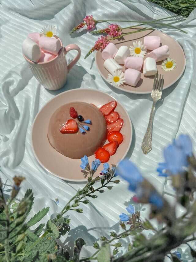 Craving Something Sweet Before Bed? 6 Healthy Nighttime Desserts!