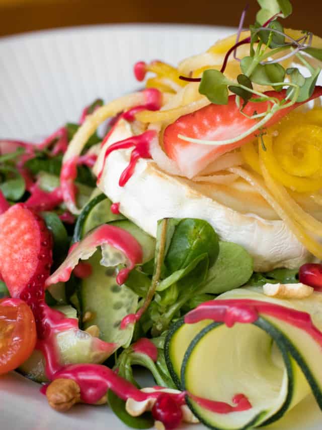 Start Your New Year Health Resolutions With These 7 Salads