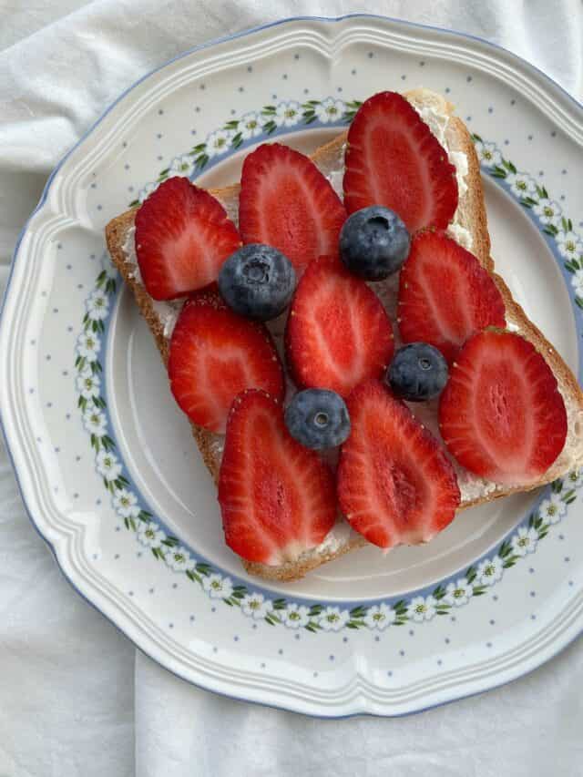 7 Breakfast Dishes To Try This Strawberry Season