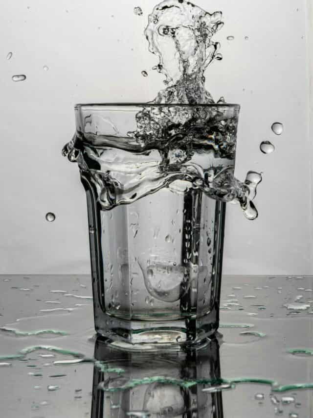 is-it-healthy-to-drink-water-while-eating-know-here