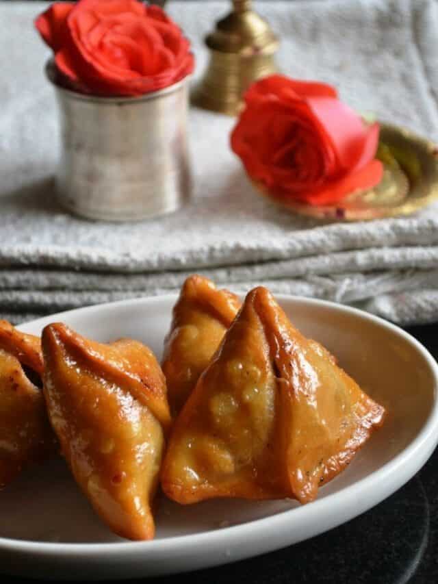 Mawa Samosa: Turn The Punjabi Snack Into A Festive Dessert