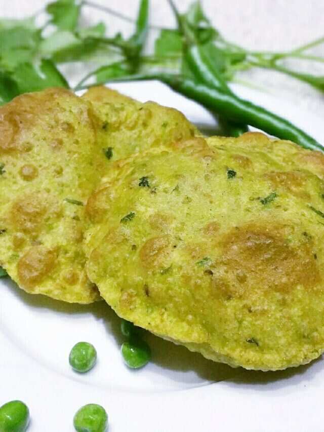 Mini Math Puri Matar Puri : बच्चो के लंच बॉक्स में भेजिए घर पर बनी मटर भरी पूड़ी