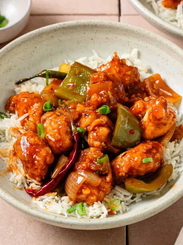 Chilli Chicken: चिकन की ऐसी डिश जो स्नैक और डिनर दोनों के लिए है परफेक्ट